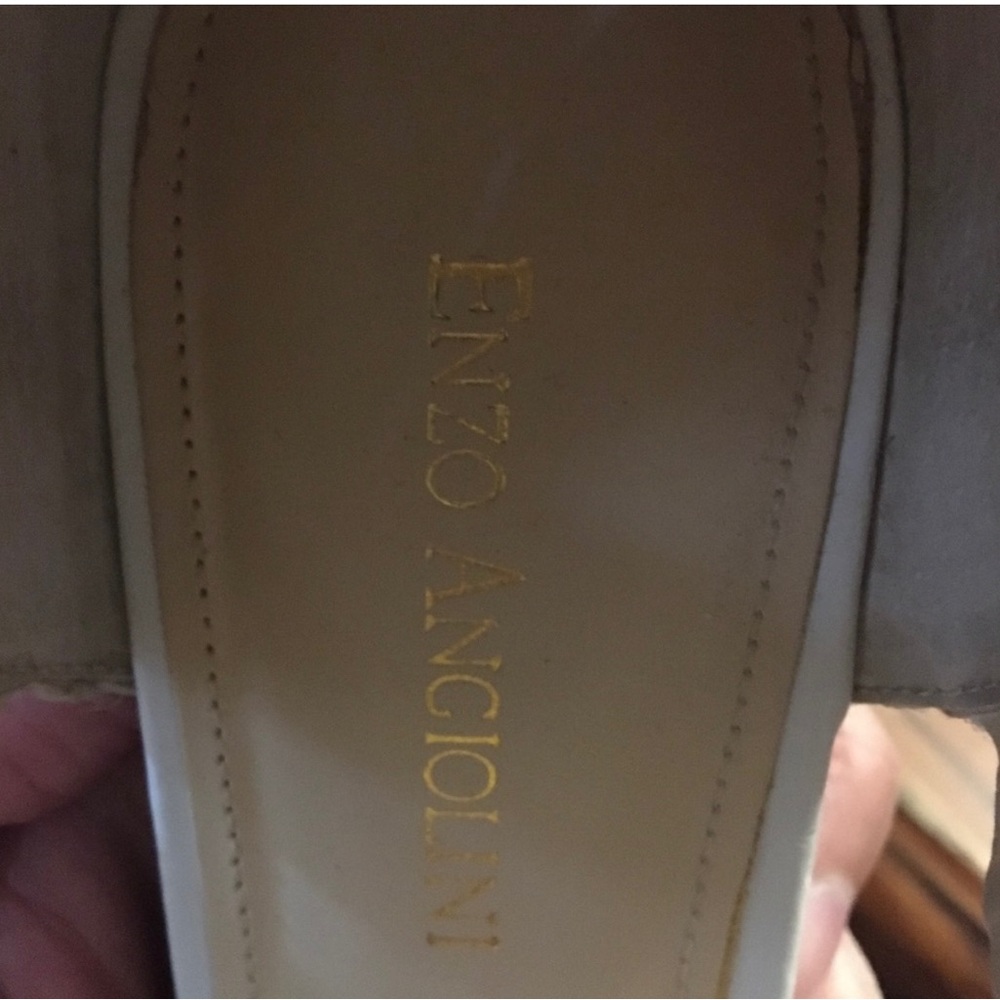 9 1/2 ENZO ANGIOLINI SILVER, WHITE, & JUTE SANDAL - Picture 6 of 11